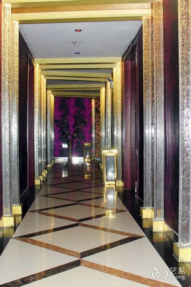 Chengdu Ronghome Hotel Exteriör bild