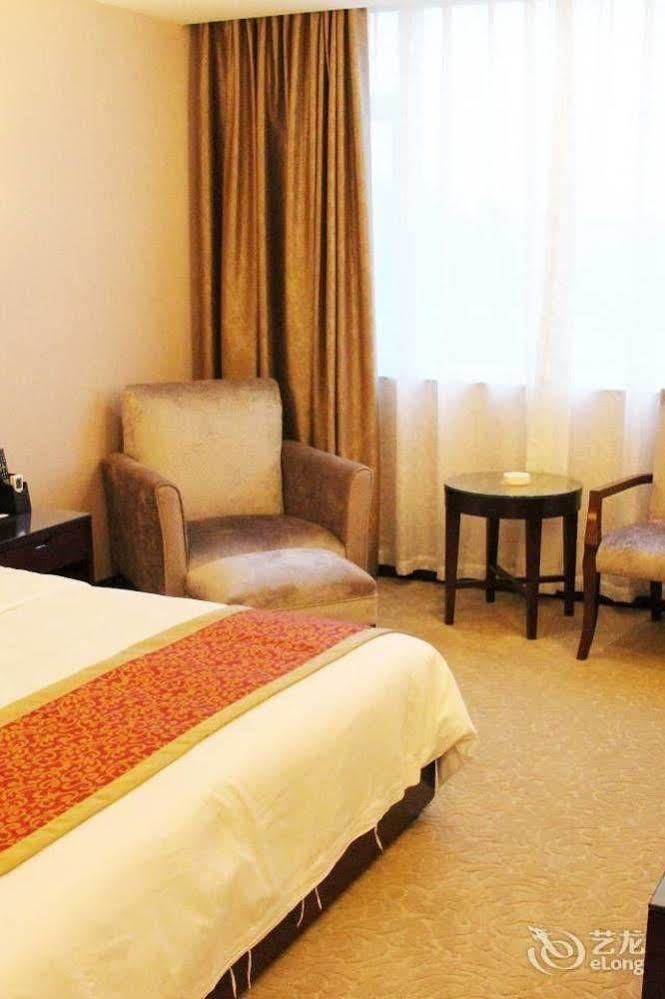 Chengdu Ronghome Hotel Exteriör bild